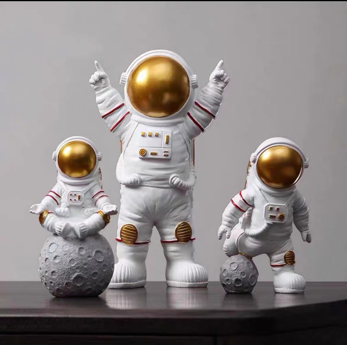 北欧现代创意轻奢大号太空人三件套玄关酒柜客厅儿童房书房装饰品