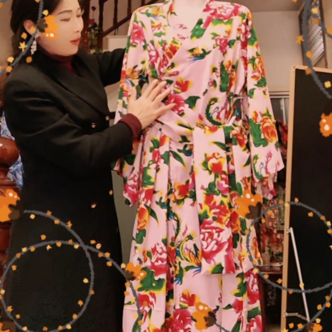 椒北衣韵原创复古设计大花腰带收腰交叉V领旗袖显瘦长款礼服袍子