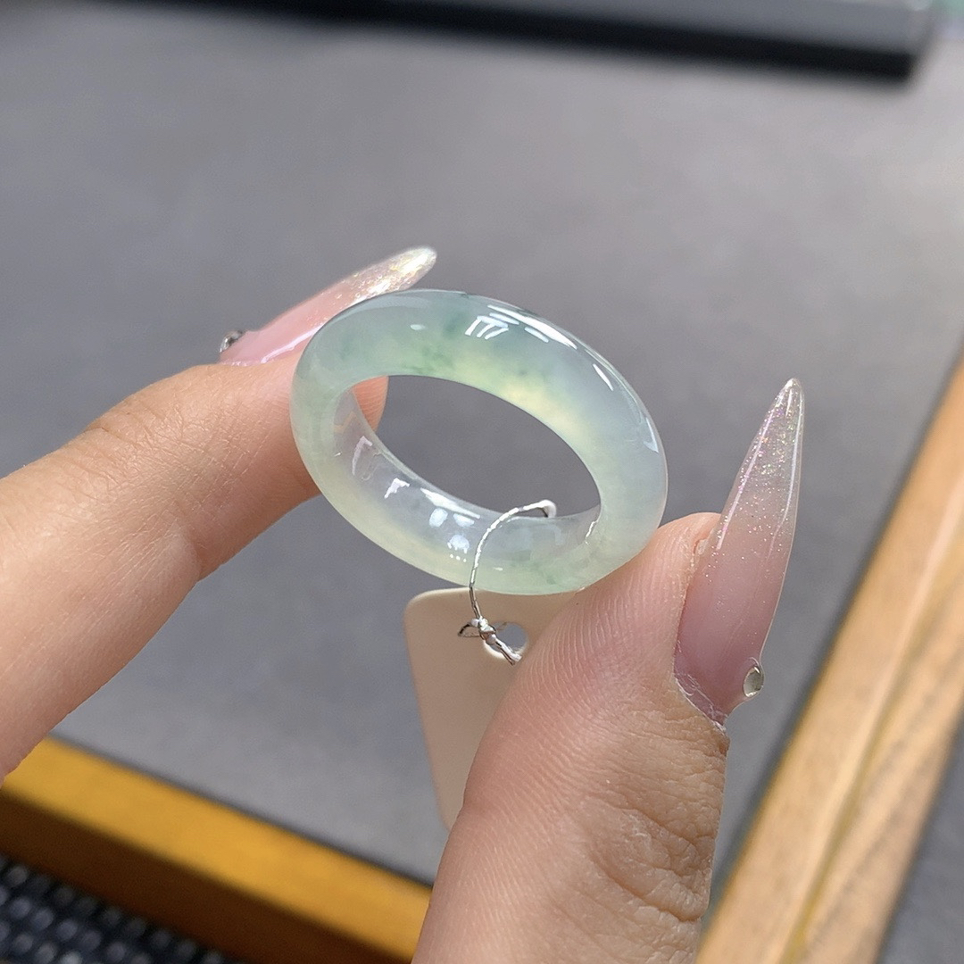 18圈口 天然缅甸A货翡翠 冰种晴水底飘花戒圈