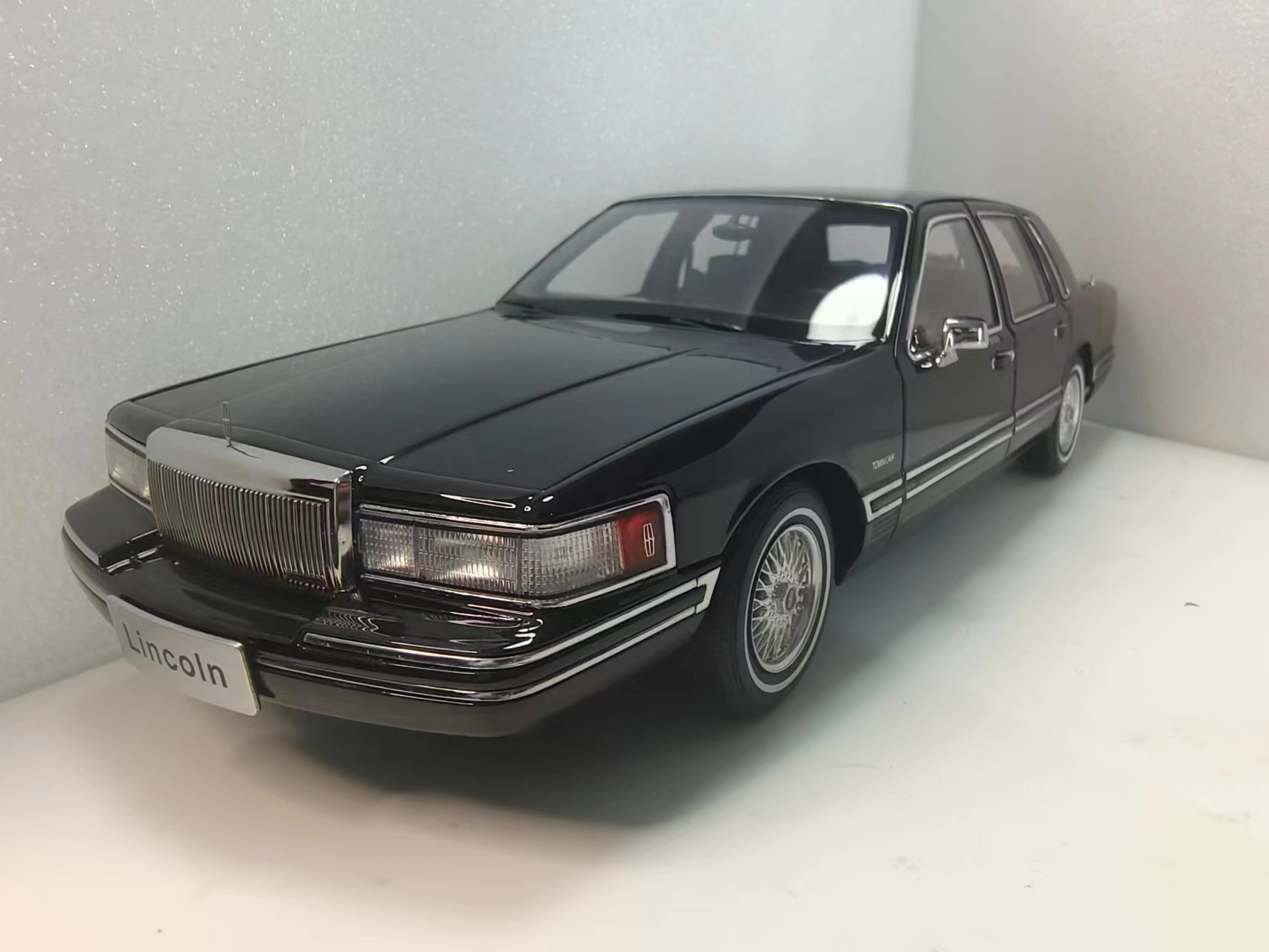 1/18小光模型林肯城市短轴合金全开汽车模型