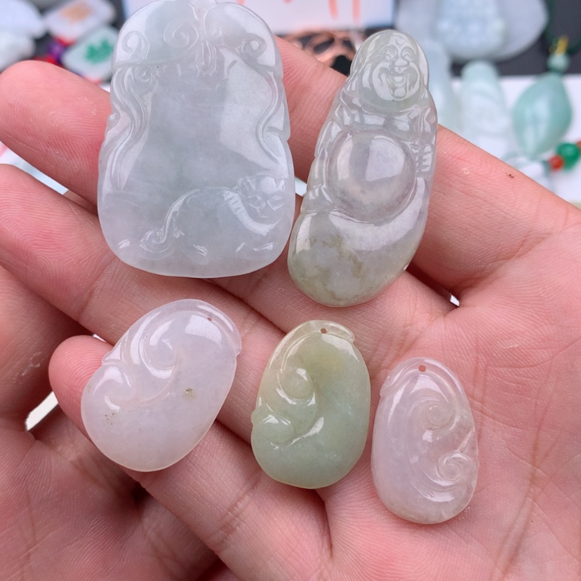 【闪购商品】翡翠颈饰未镶嵌星*?