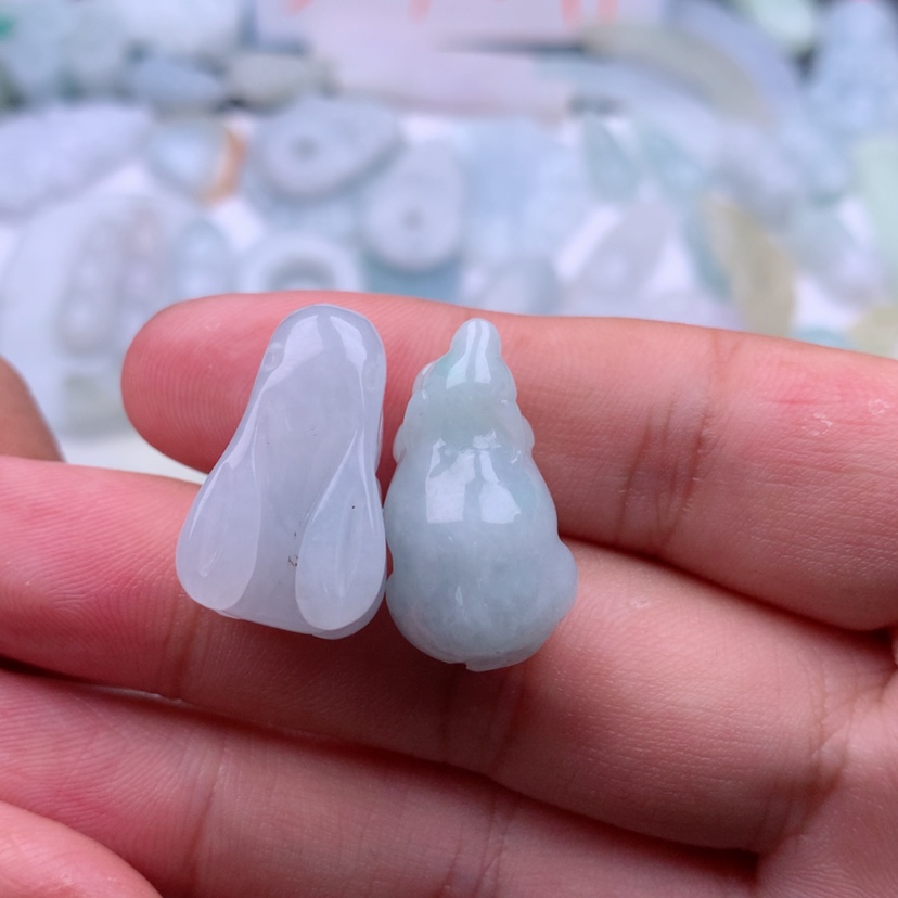 【闪购商品】翡翠颈饰未镶嵌西*?