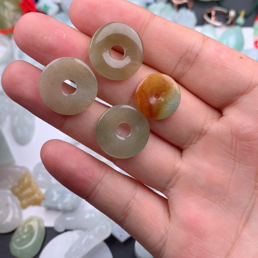 【闪购商品】翡翠颈饰未镶嵌l*a