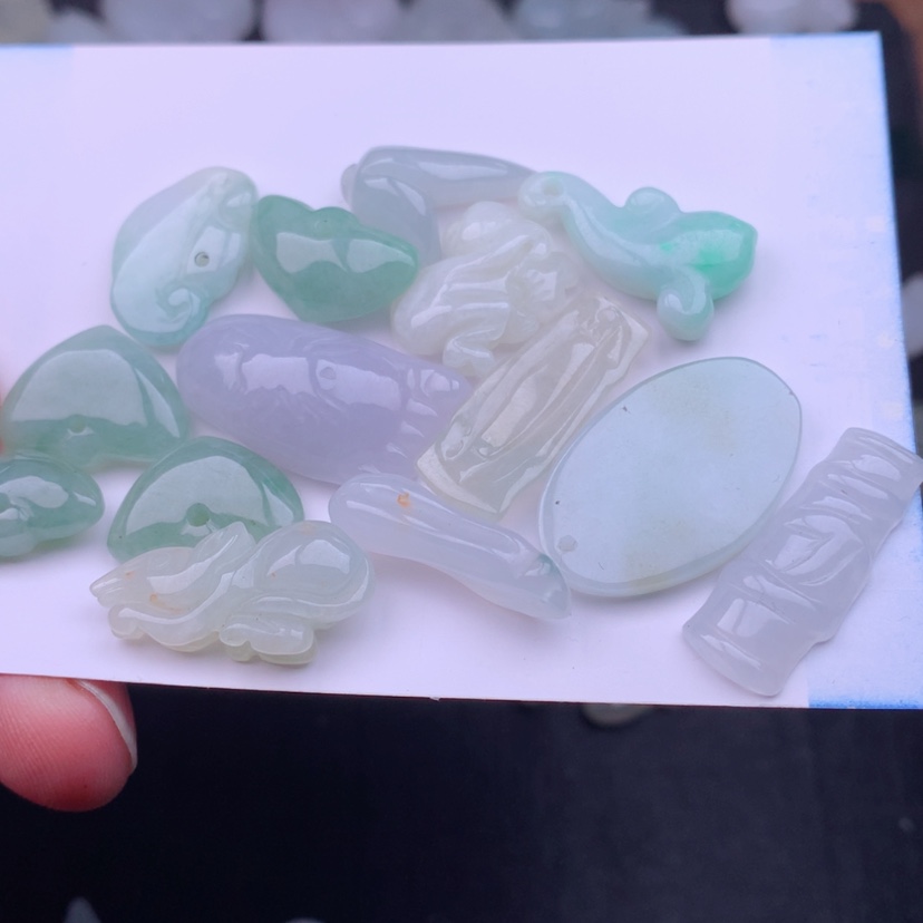 【闪购商品】翡翠颈饰未镶嵌昵
