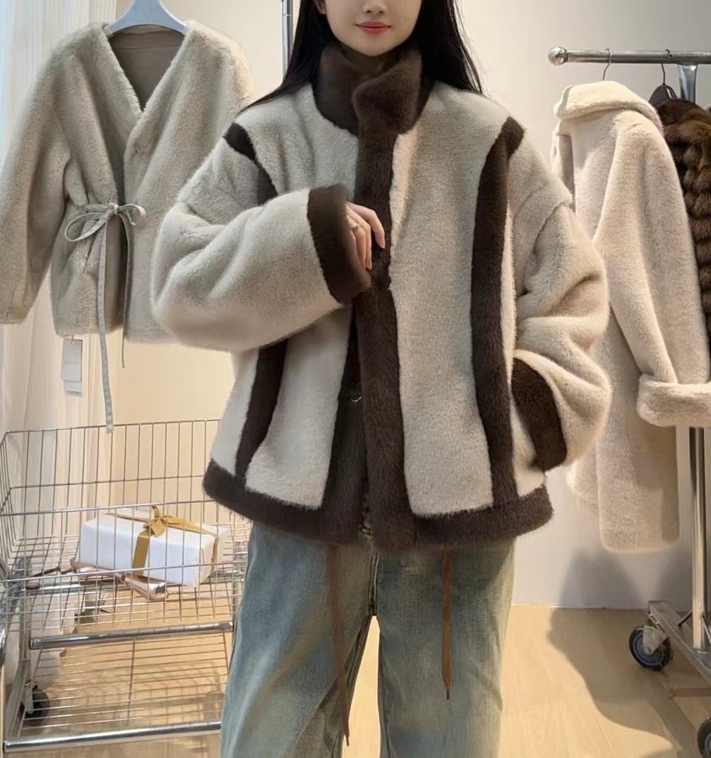 海宁设计师女士外套短款2025秋冬小香风开衫上衣休闲简约马甲背心