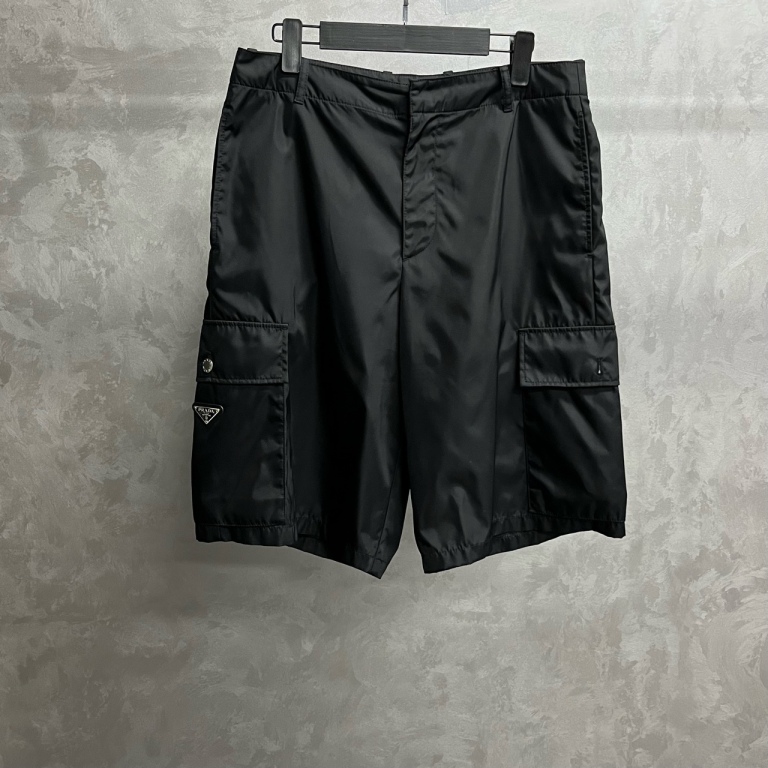 99新 Prada/普拉达 黑色金属三角标图案logo短裤/46码