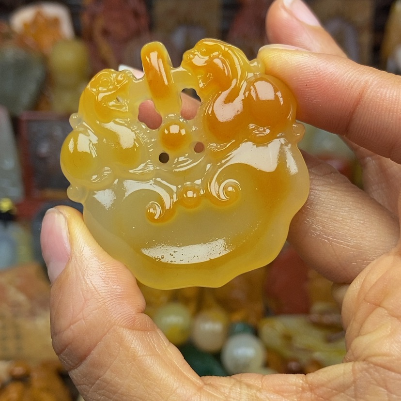 【闪购商品】石英质玉（黄龙玉）颈饰未镶嵌