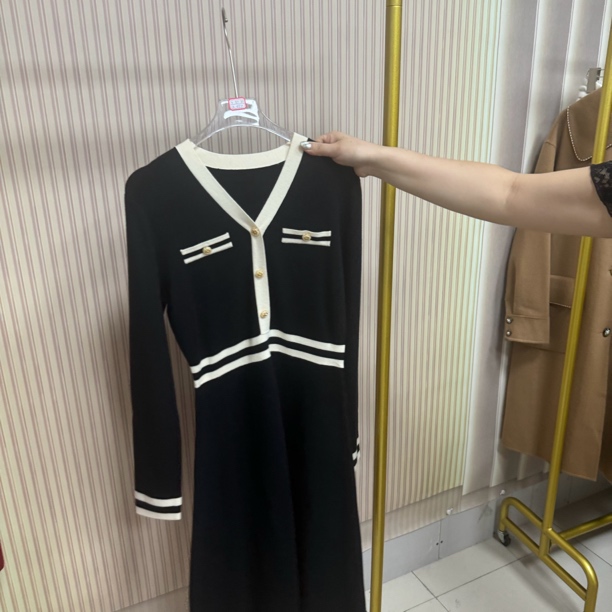 娜姐直播间专拍品牌撤柜孤品女装