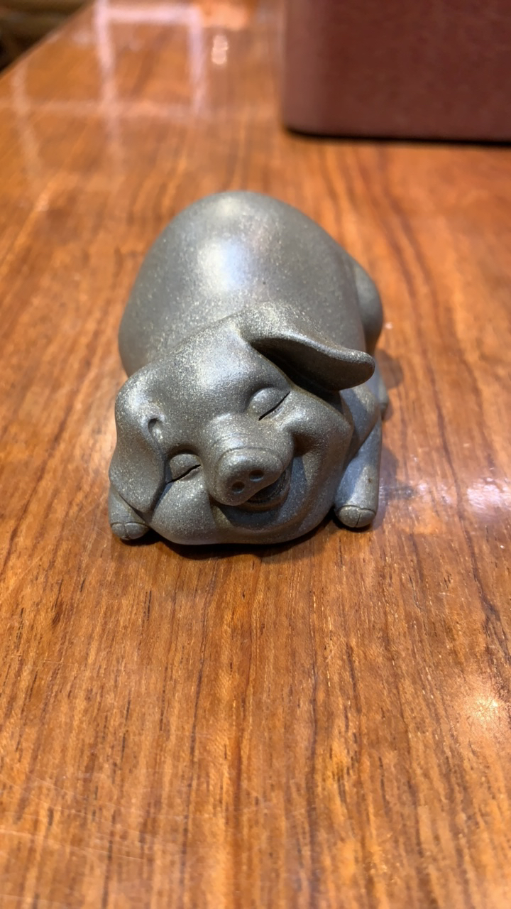 紫砂茶宠景人趴猪