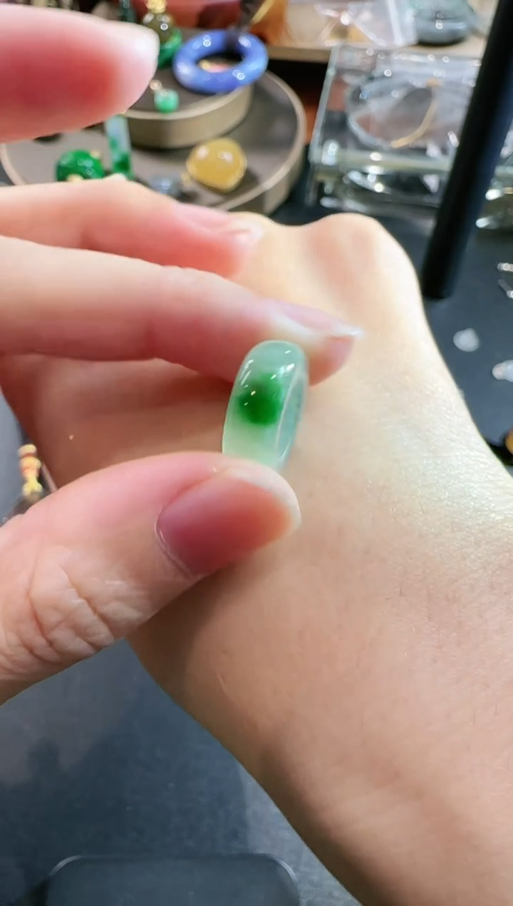 【闪购商品】翡翠吊坠未镶嵌吊坠