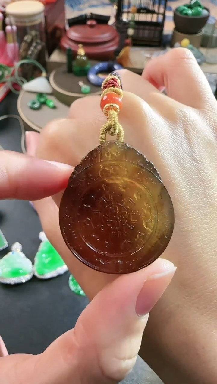 【闪购商品】琥珀裸石未镶嵌吊坠