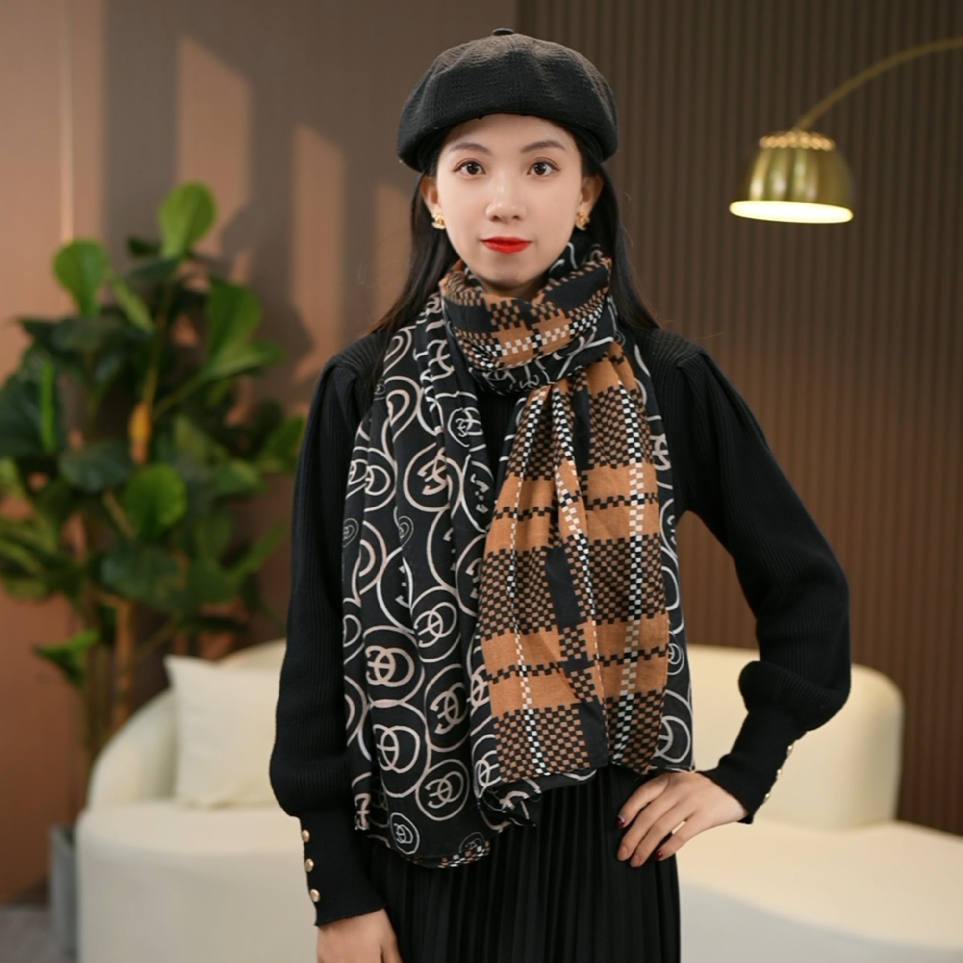 气质字母围巾披肩高级感百搭洋气时尚女士围巾披肩