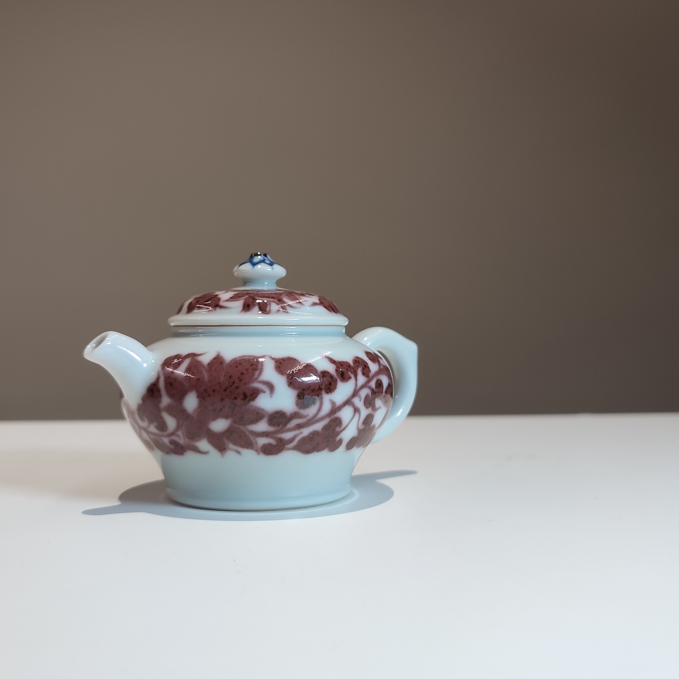 【畅怀堂】釉里红笑樱壶100毫升