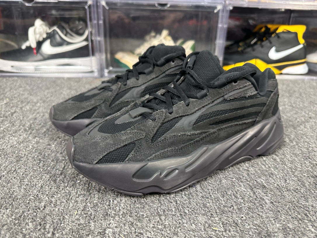 全新未使用 adidas/阿迪达斯 42码 椰子700黑魂休闲鞋 原盒