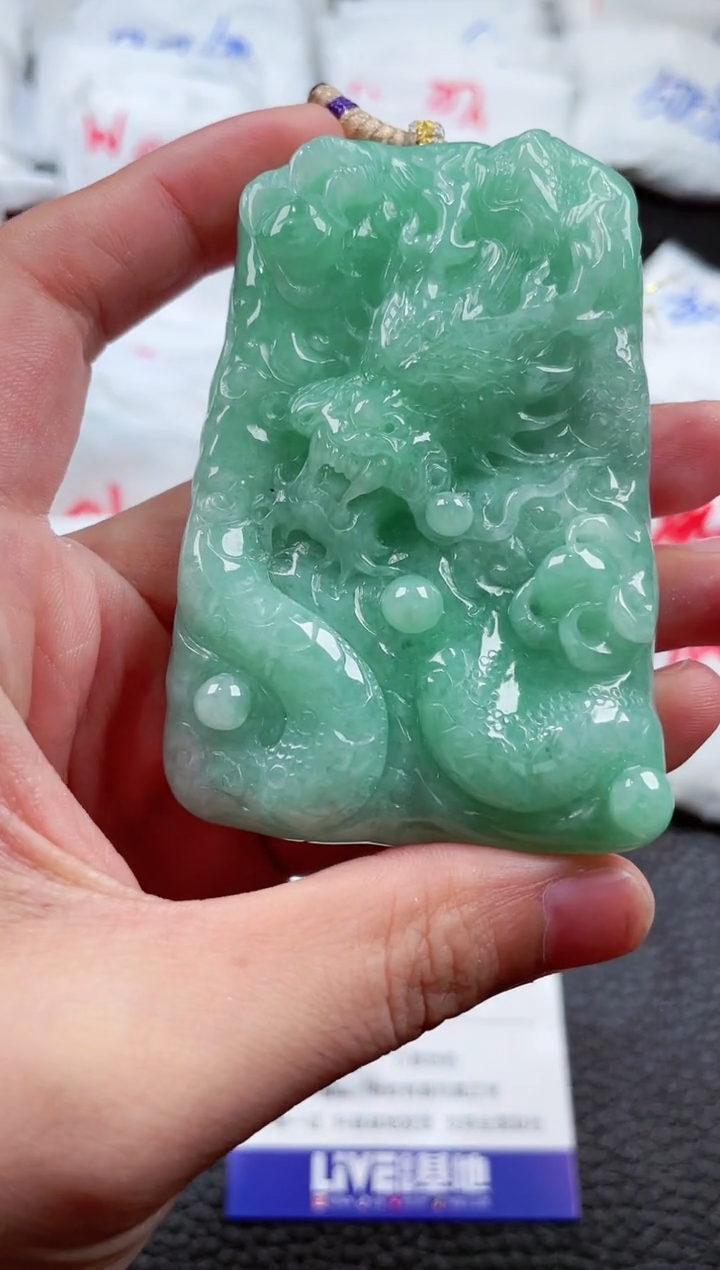【闪购商品】翡翠颈饰未镶嵌00009330