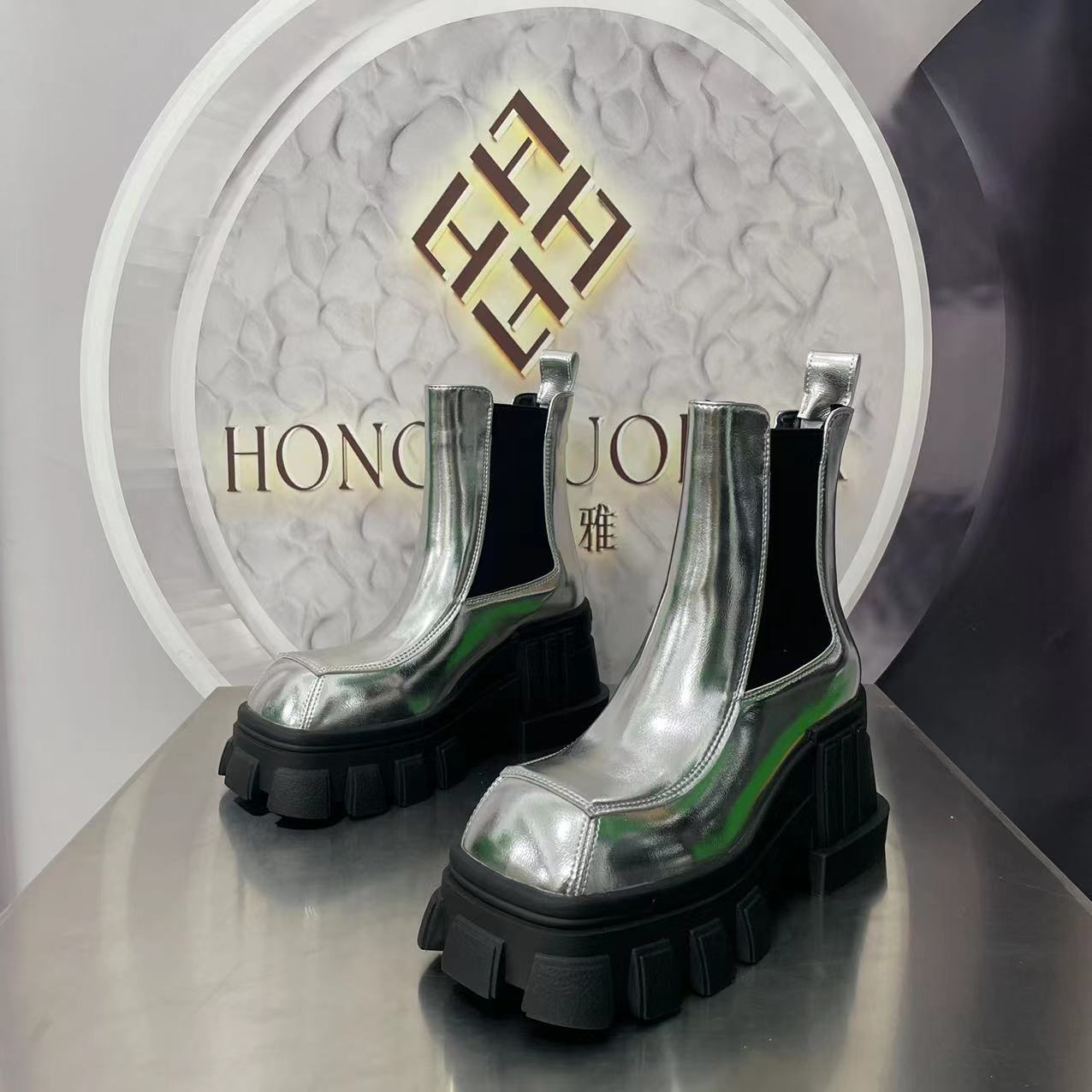 608-2新款2025单里精品百搭潮流马丁靴中筒烟筒黑色女士春秋