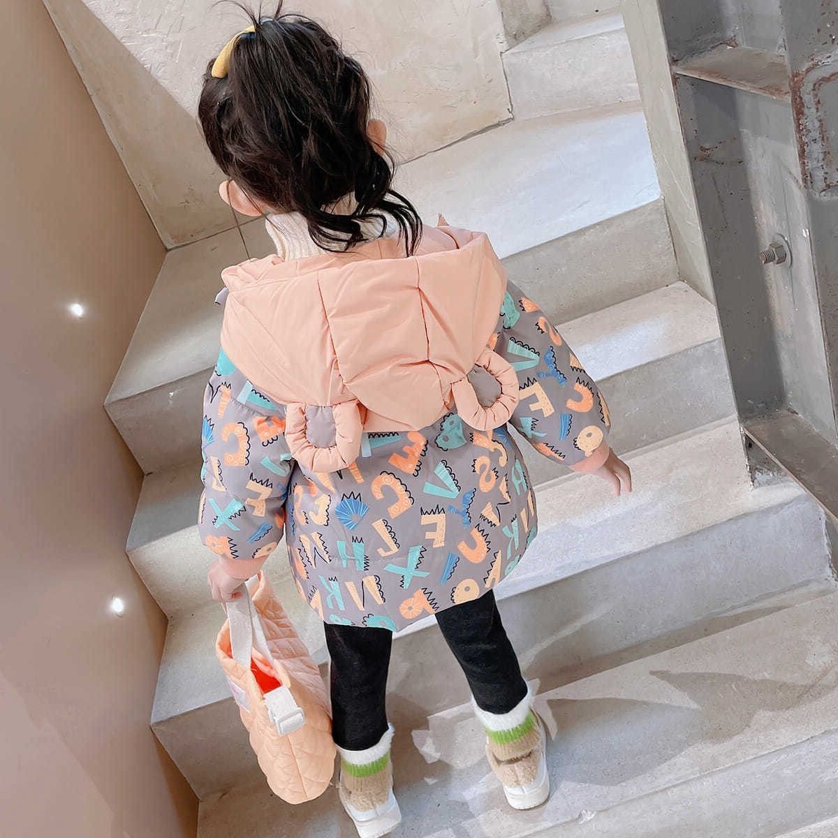 婴儿女童棉服外套2023冬季新款加棉加厚儿童洋气连帽棉衣厚女孩