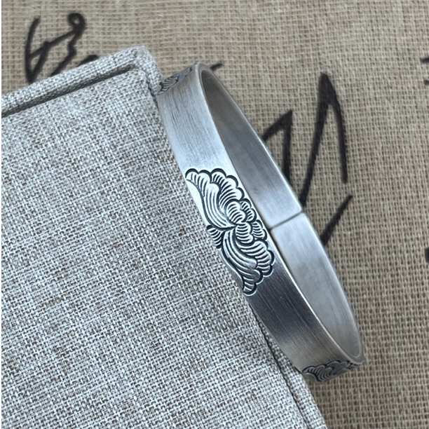 足银手镯 足银牡丹复古平面素款民族风简约古风实心雕刻银手镯