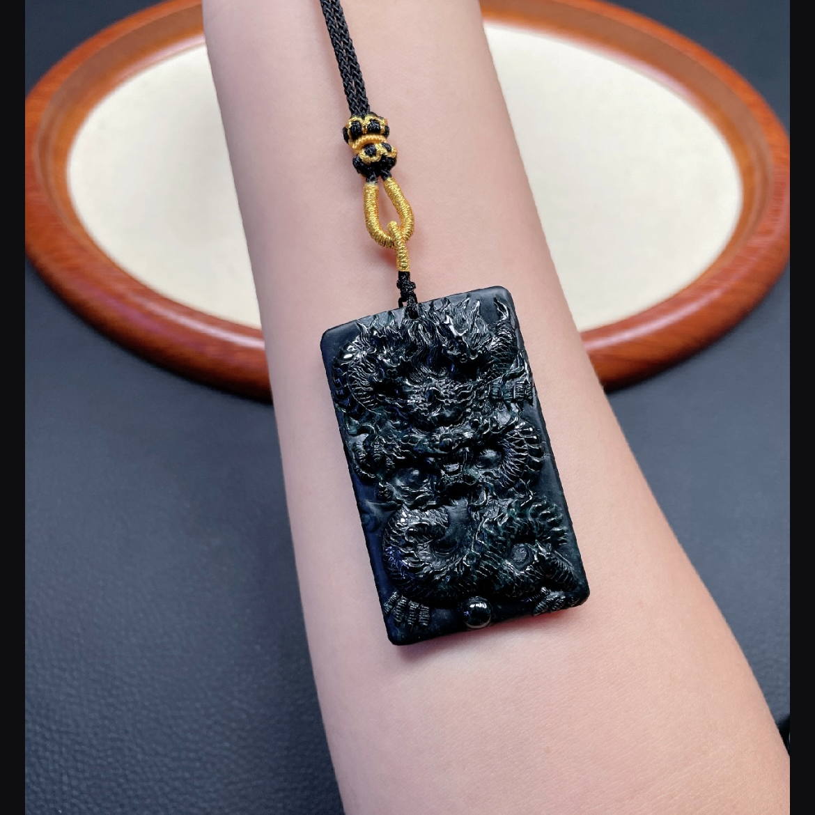 天然墨翠A货 翡翠墨翠龙牌挂件