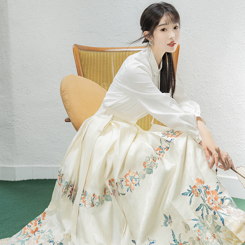 十三余[瑶台茱萸]白色织金马面裙日常百搭通勤秋冬女