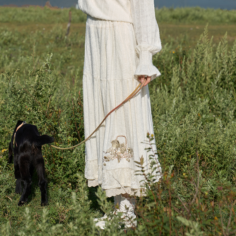十三余小豆蔻儿[点绿珠]国风日常简约针织蕾丝百搭刺绣白色半身裙