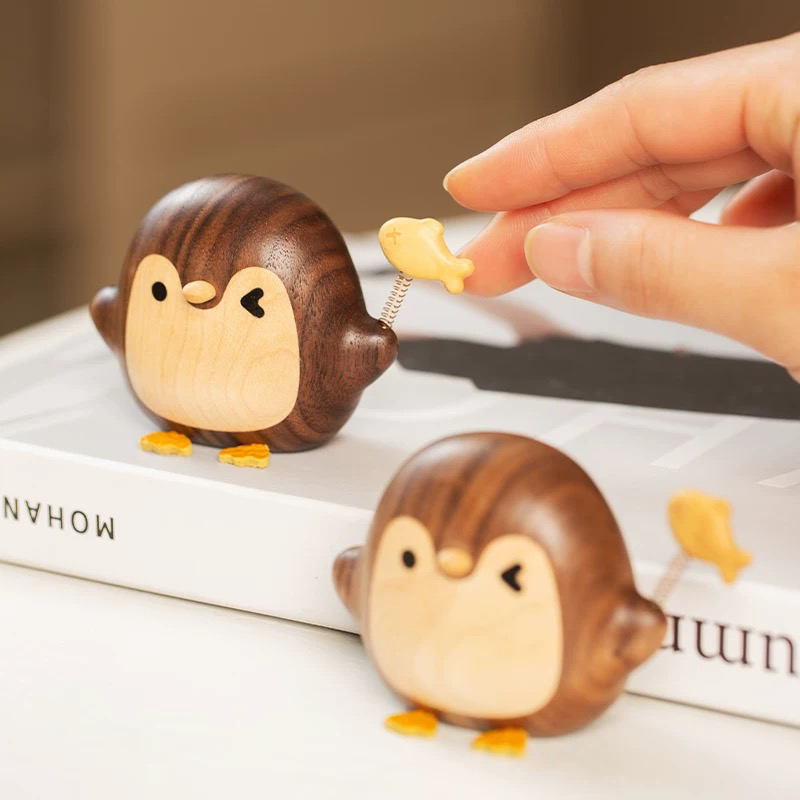 呆萌企鹅车载香薰摆件 出风口可爱扩香木2024新款磁吸冰箱贴实木