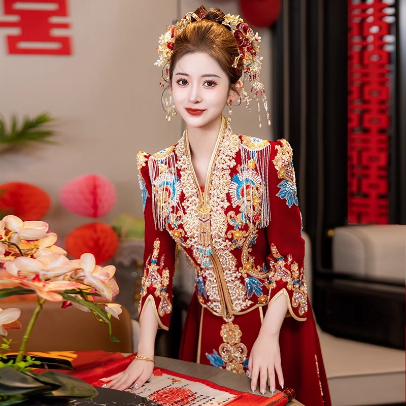 大码V领秀禾服修身重工2025新款新娘结婚中式敬酒服嫁衣出阁丝绒