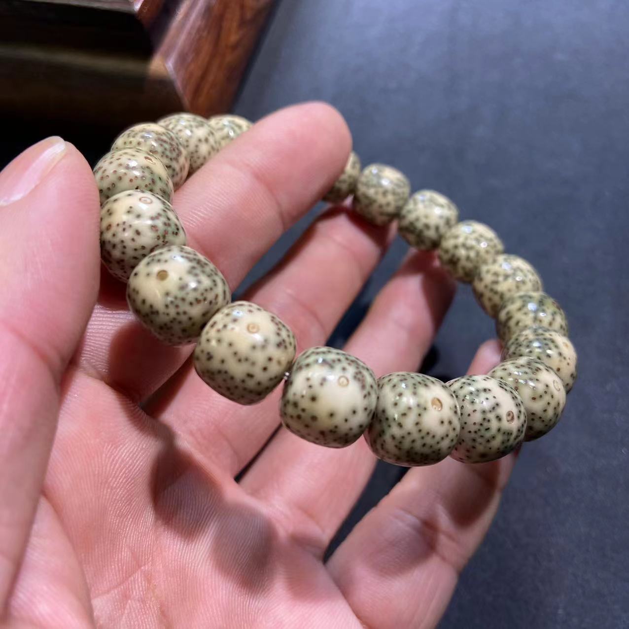 S4959大尺寸原生态石玉青花细星料星月菩提单圈（送工具）