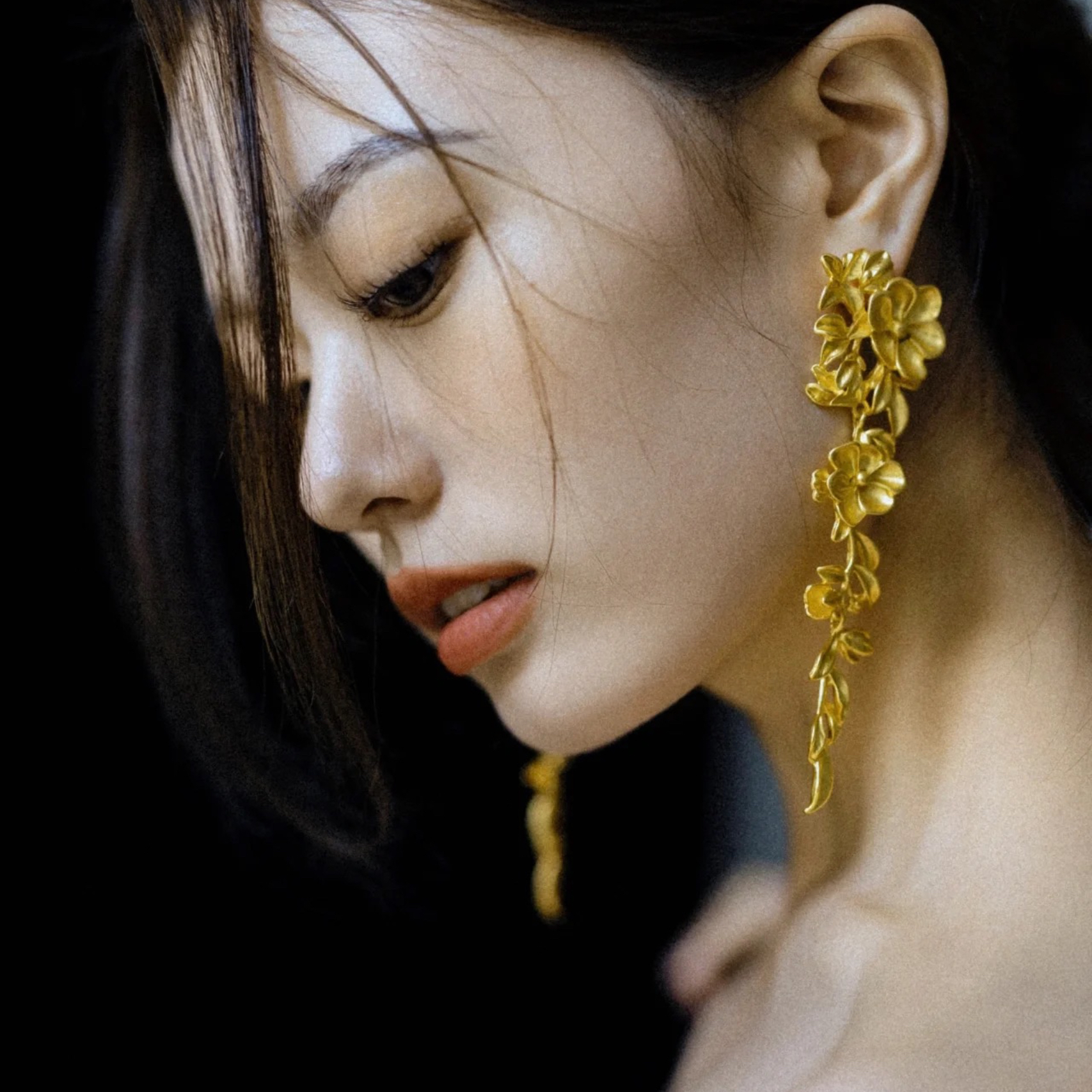 合金耳饰 南一婚饰新款轻奢高级感重工夸张花朵中古耳饰