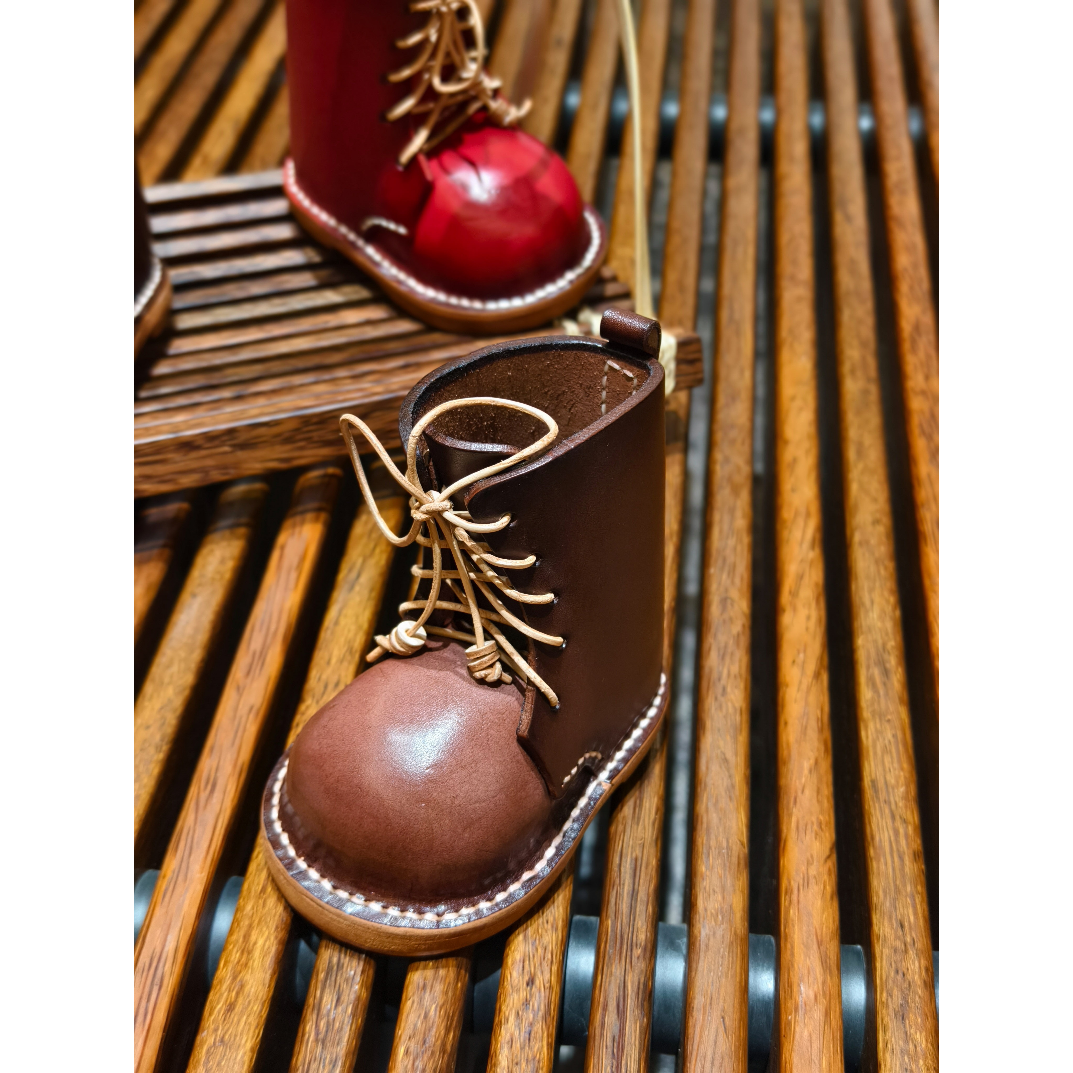 PACIFIC GREEN鞋子造型笔筒真皮摆件桌面饰品