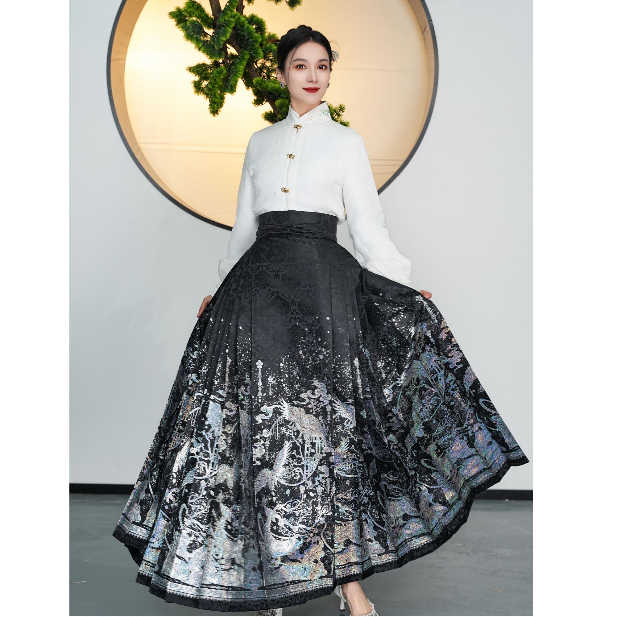 洛如嫣【鹿鹤同春】2025新款中国风日常时尚重工汉元素百褶提花马面