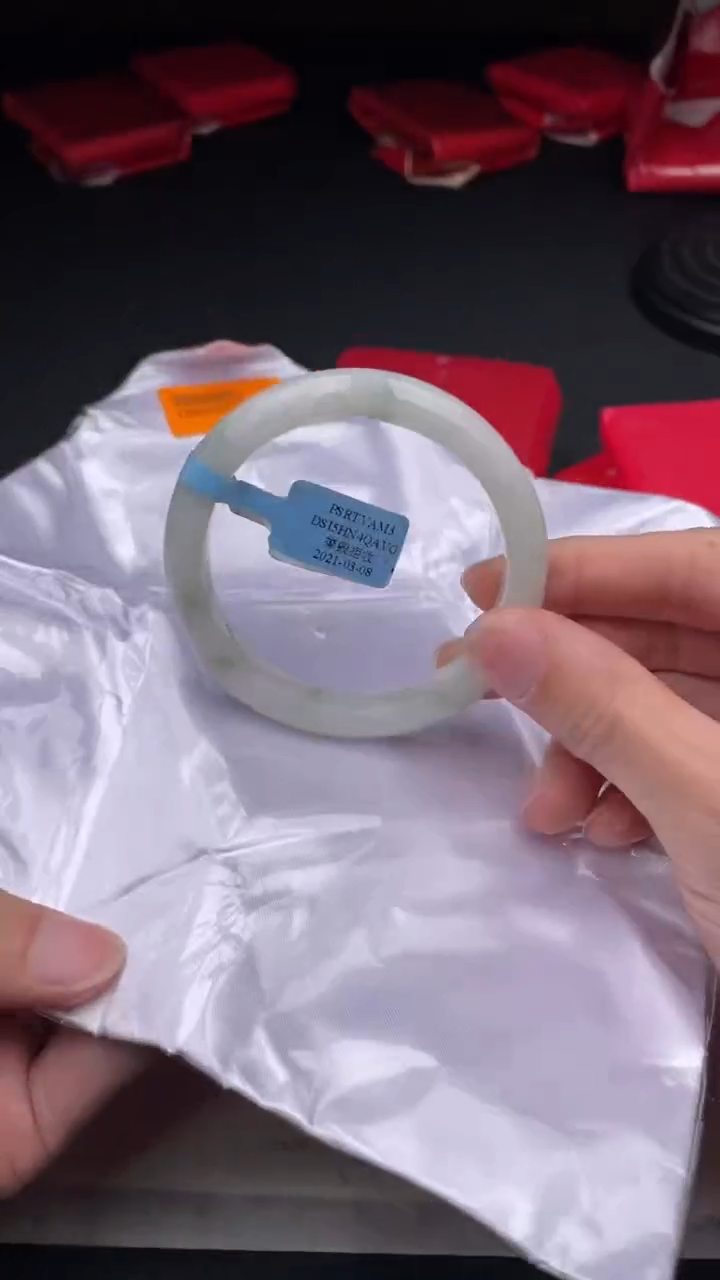 【闪购商品】翡翠手镯未镶嵌1