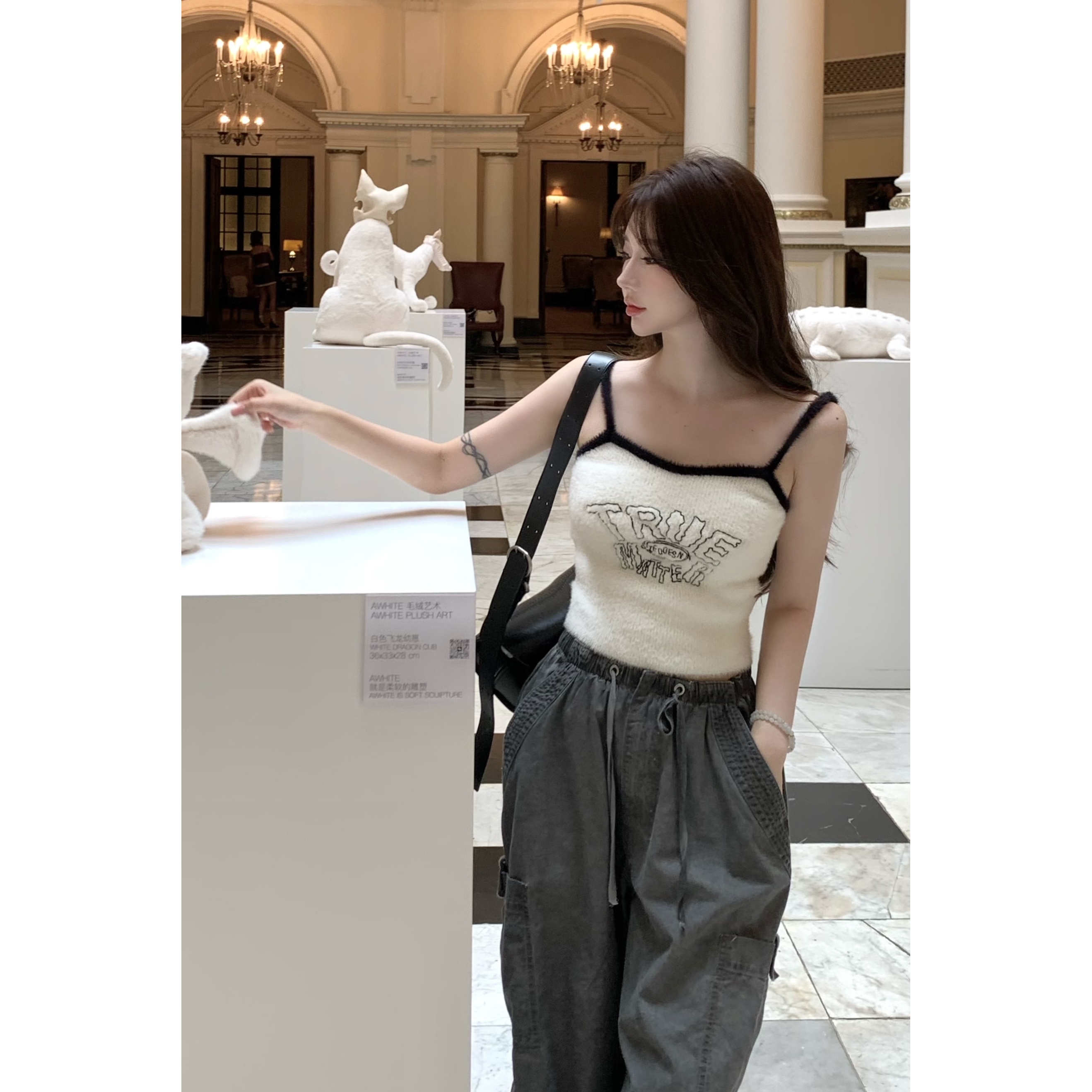 FBB limit夏季新款复古美式毛绒吊带女字母刺绣背心百搭D234024C