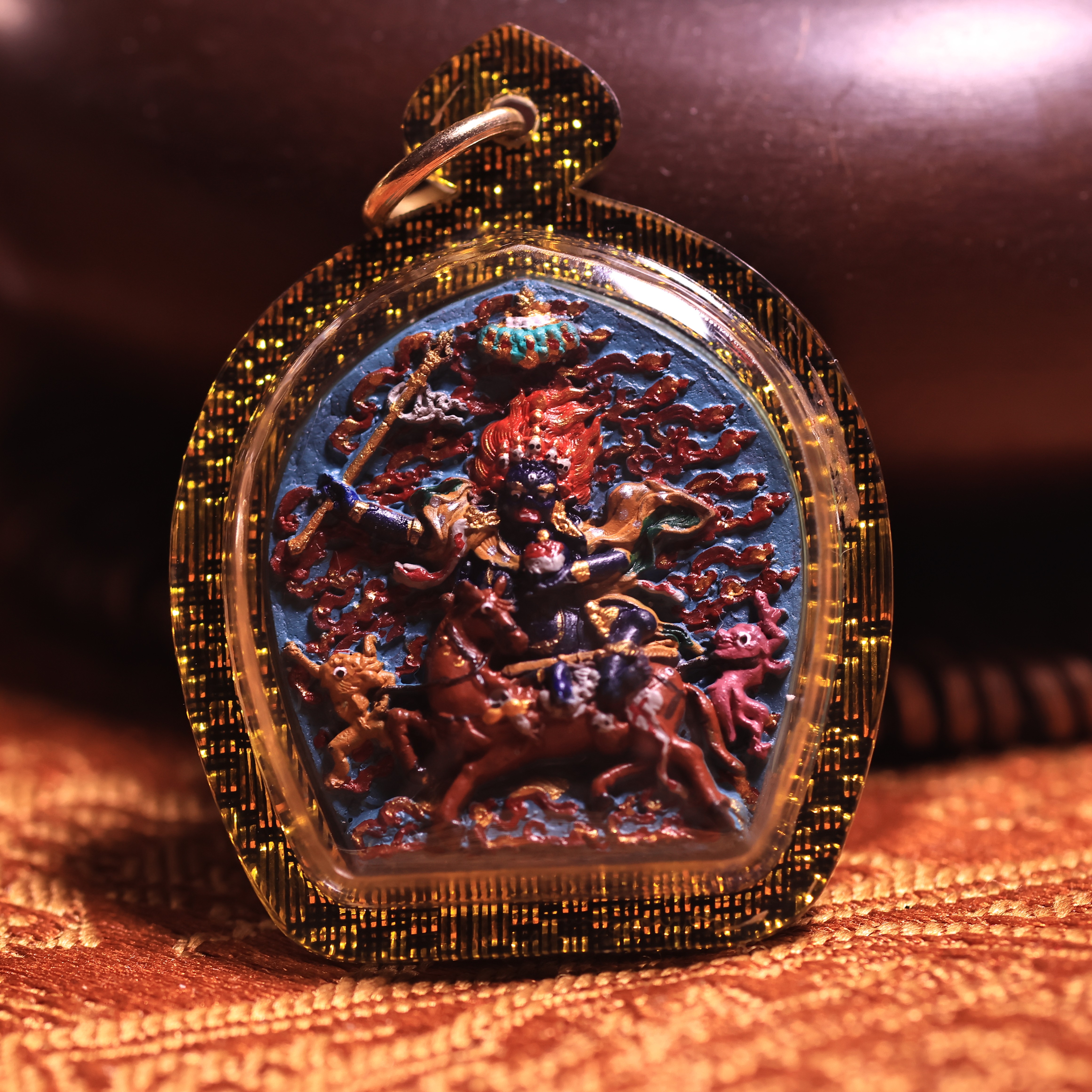 黑金-吉祥天母彩绘药泥擦擦吊坠摆件