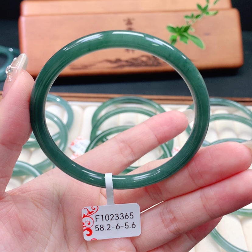 【闪购商品】翡翠手镯未镶嵌