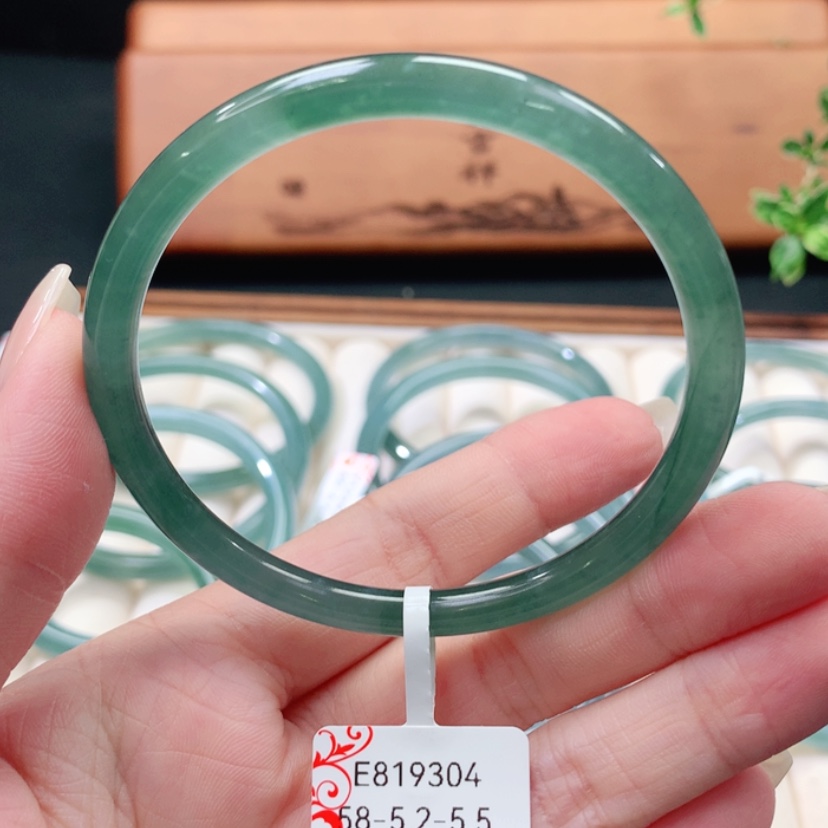 【闪购商品】翡翠手镯未镶嵌