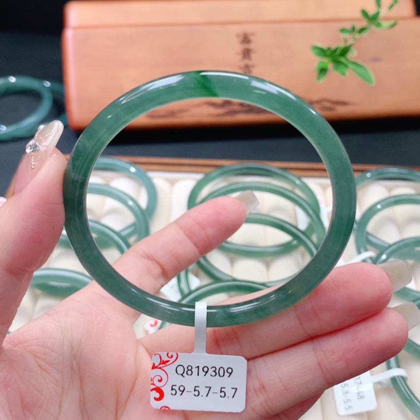 【闪购商品】翡翠手镯未镶嵌