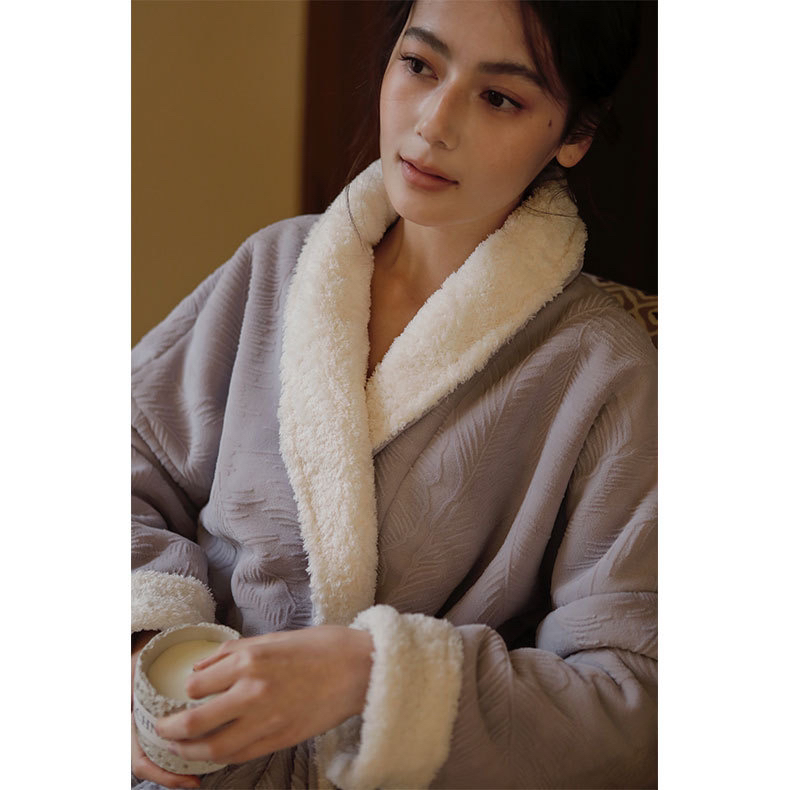 MORUWEEIL冬款加厚牛奶绒提花羊羔绒复合绒温婉简约女士睡袍家居