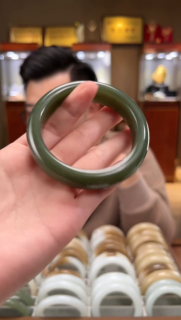 【闪购商品】和田玉颈饰未镶嵌黄口镯 56-63圈口