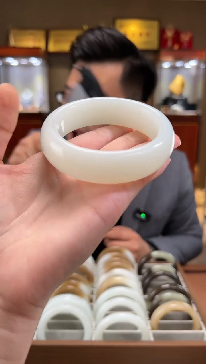 【闪购商品】和田玉颈饰未镶嵌轮胎镯 60＋