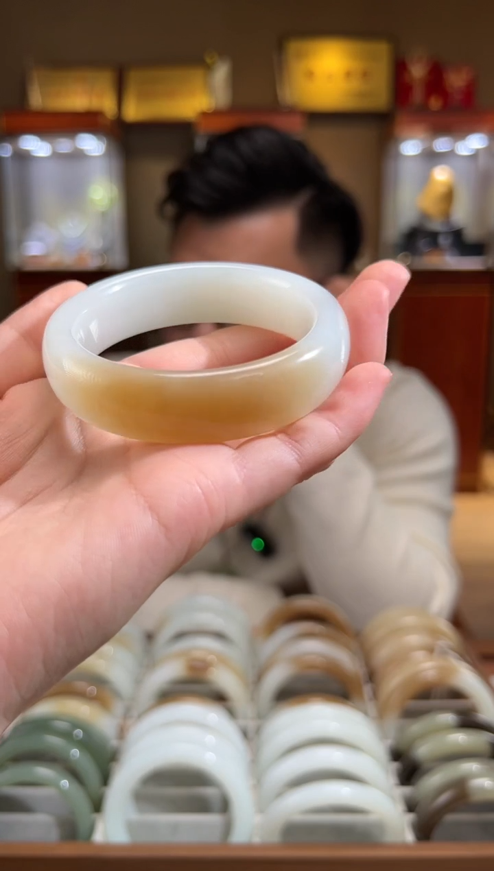 【闪购商品】和田玉颈饰未镶嵌宽轮胎镯 56圈口