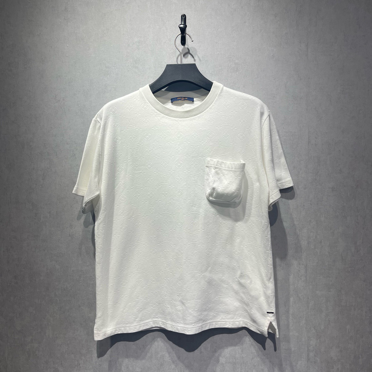 99新 LouisVuitton/路易威登 路易威登 胸前口袋暗纹满印短袖/L码