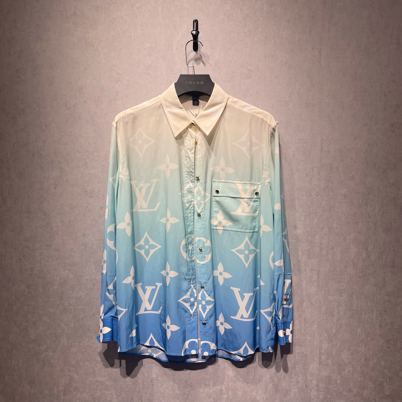 99新 LV 路易威登 渐变老花衬衫/42码/99新/Dy200932