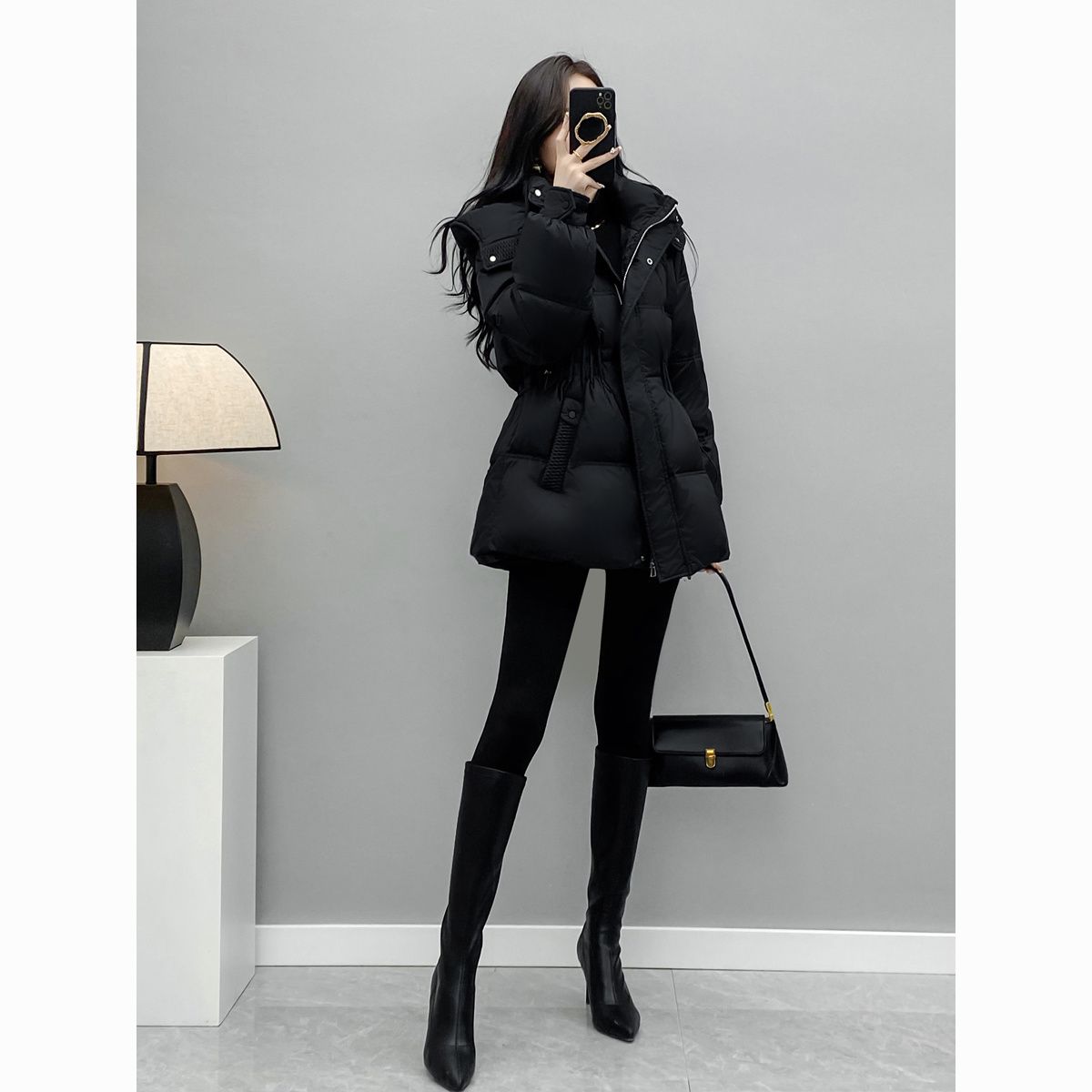 雅鹿爆款2024冬季新款黑色连帽收腰羽绒服女韩版气质小个子短款白