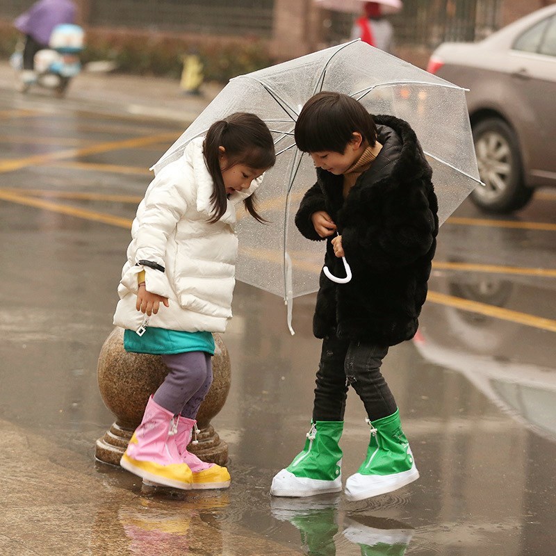 雨鞋套儿童防雨鞋套加厚耐磨底防滑鞋套小学生下雨天便携防水鞋套