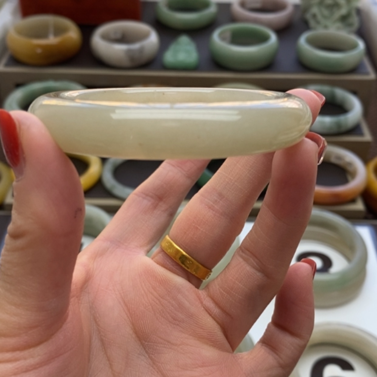 【闪购商品】石英质玉手镯未镶嵌宇*～56