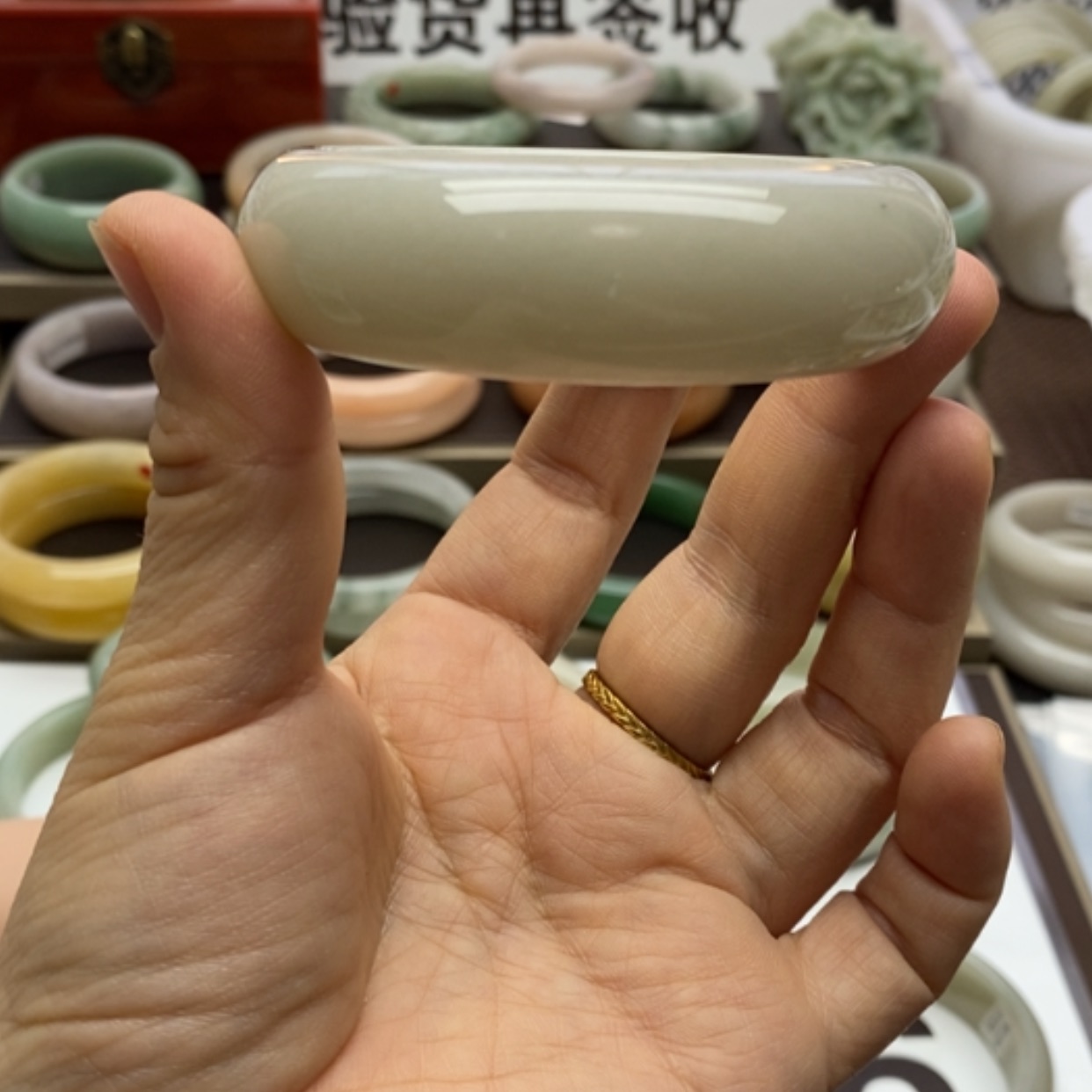 【闪购商品】石英质玉手镯未镶嵌@***?55