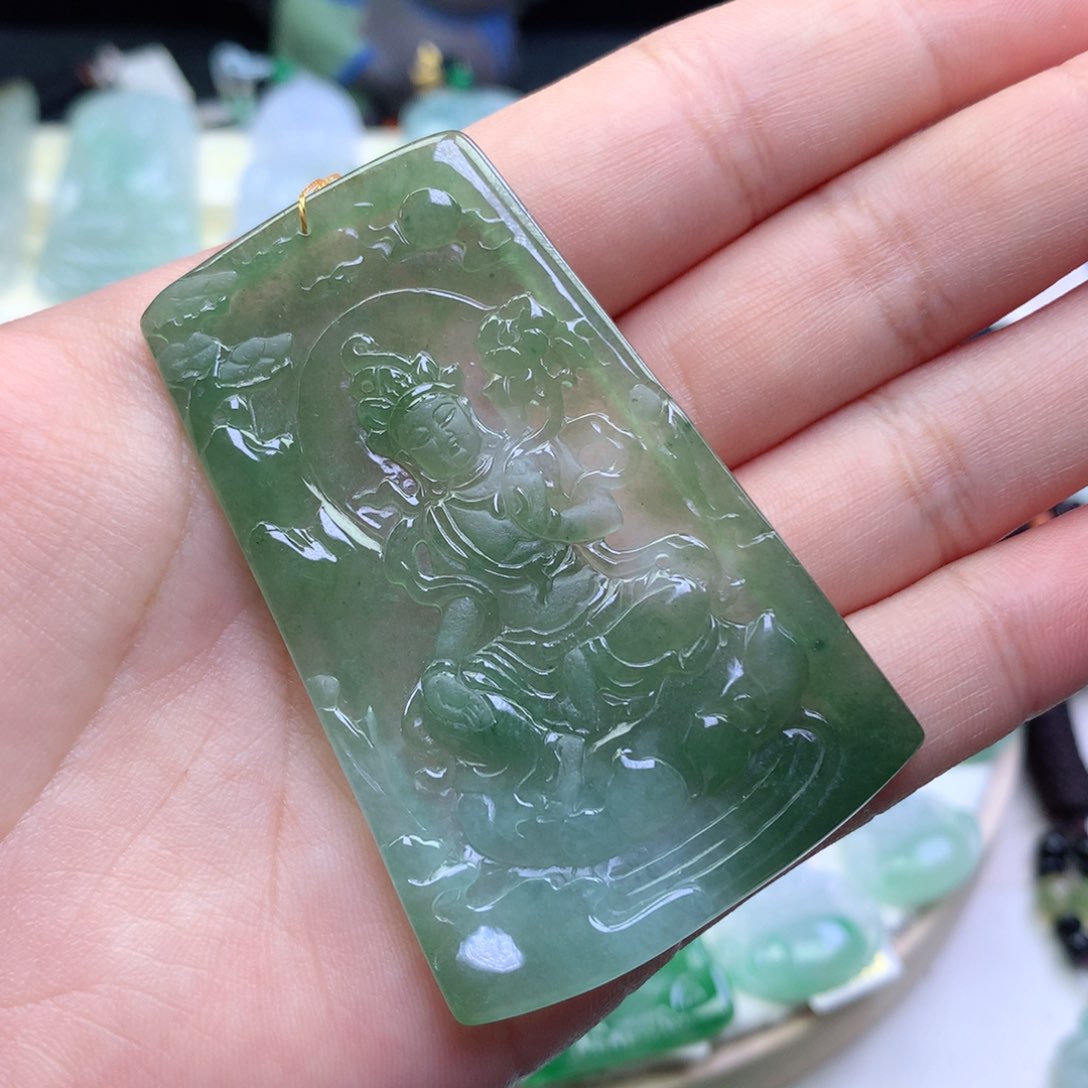 翡翠颈饰未镶嵌吊坠