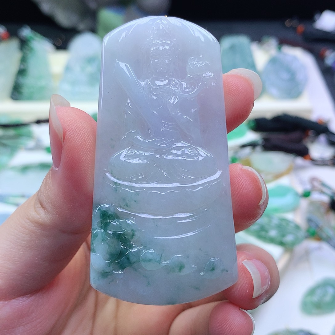 翡翠颈饰未镶嵌吊坠