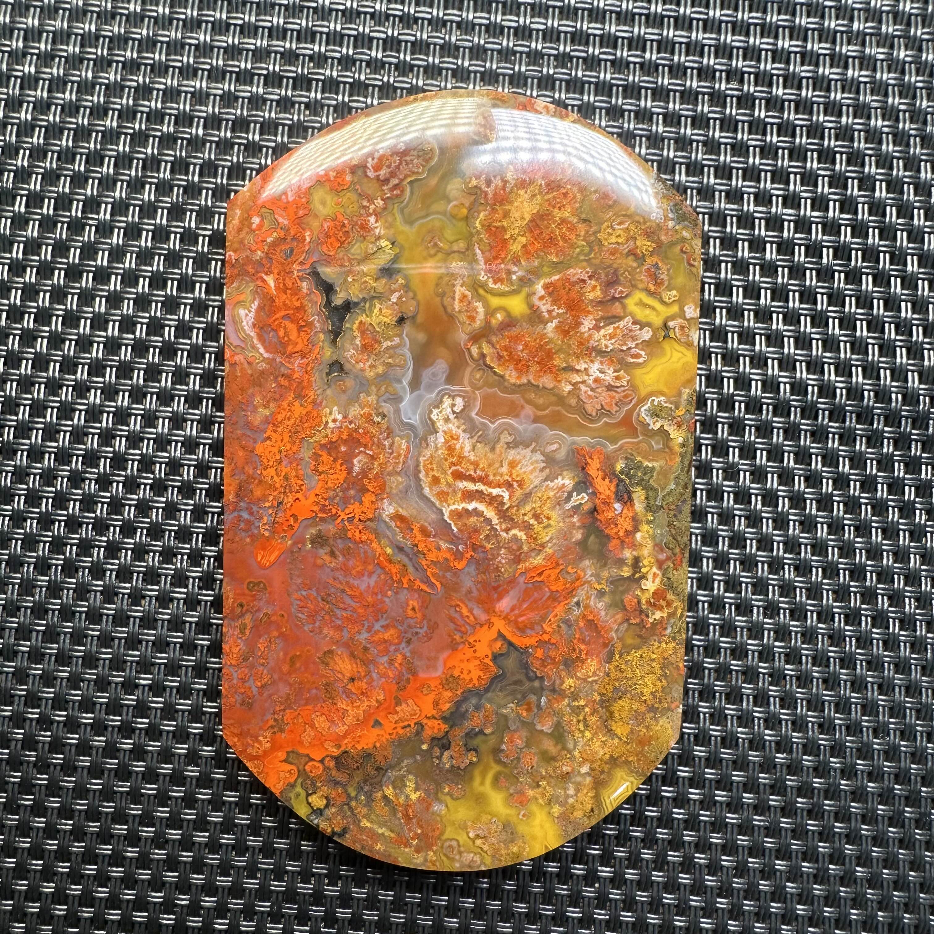 河北宣化战国红玛瑙红黄俏色立体草花吊牌摆件精品吊坠彩色